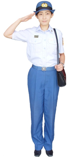 夏の制服女性用